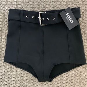 New Versace Versus black short shorts sz.38